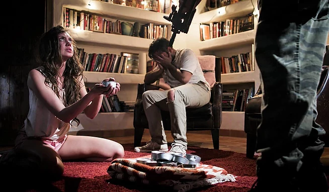 Дорогая, у него есть еда, поэтому ты должна его трахнуть ради нас двоих