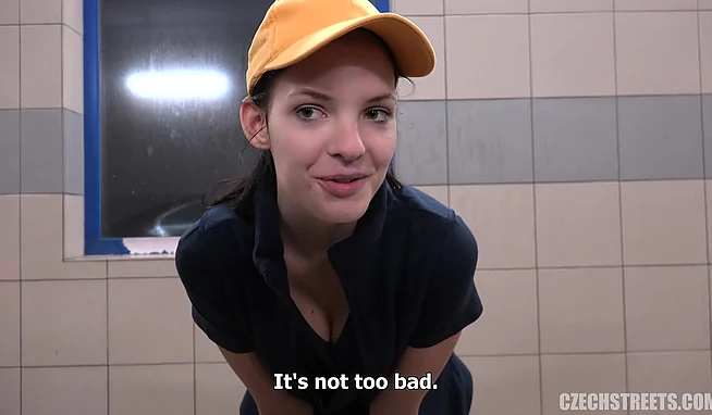 - Машину помыла, а мой член протереть языком не желаешь? - За деньги, ДА!