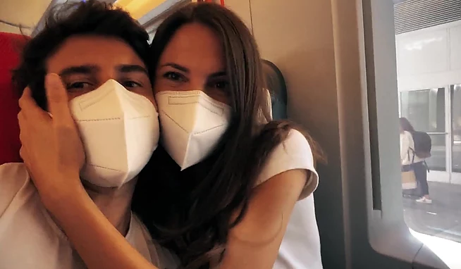 Секс в туалете поезда, пока нет санитарной зоны